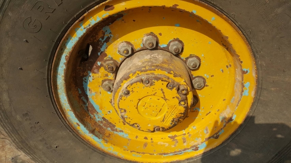 ขาย รถตัก KOMATSU JH60 รถใช้งานได้ดี ยางสวย ราคาต่อรองได้