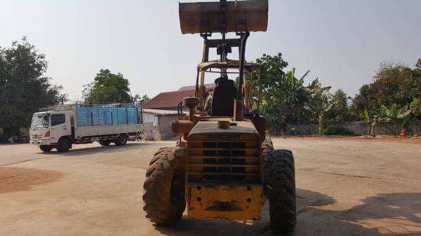 ขาย รถตัก KOMATSU JH60 รถใช้งานได้ดี ยางสวย ราคาต่อรองได้