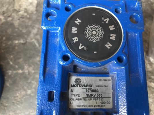 ขายหัวเกียร์ทดรอบ Motovario made in Italy อัตราทด 1:100 ของใหม่ ไม่เคยใช้งานมี 3ตัวครับ