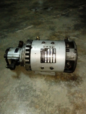 ขายมอเตอร์ปั้มโฟลค์ลิฟคราว์6500บาทโทร0643130366