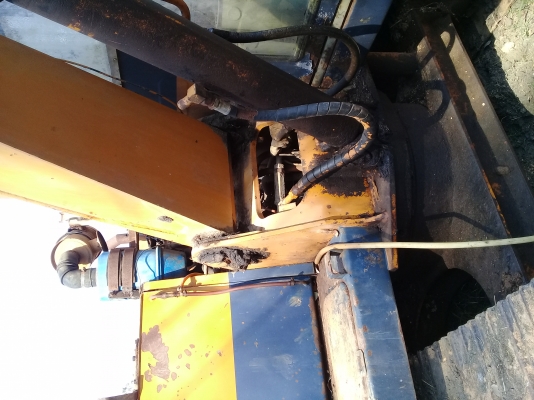 ขายด่วนรถแบคโฮKOMATSU PC-60 ปี 45 สภาพพร้อมใช้งาน