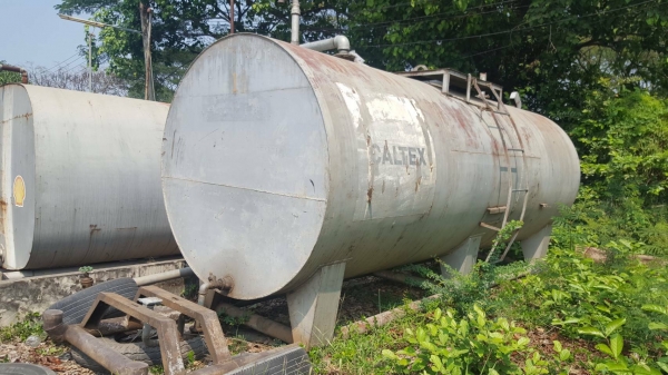 ถังน้ำมัน จุ6000ลิตร มี2ถัง ราคาถังละ50000 ถังน้ำมัน จุ6000ลิตร มี2ถัง ราคาถังละ50000