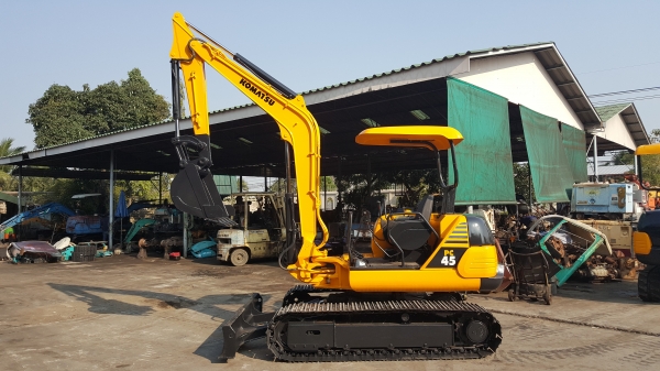 ขาย รถขุด KOMATSU รุ่น PC45 มือสองญี่ปุ่น แทรกเหล็ก สลัก บูทเอวแน่น 100\% สวยพร้อมใช้งาน มือถือ 0818753444