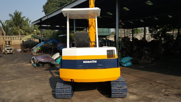ขาย รถขุด KOMATSU รุ่น PC40-6-มือสองญี่ปุ่น แทรกเหล็ก สลัก บูทเอวแน่น 100\% สวยพร้อมใช้งาน มือถือ 0818753444