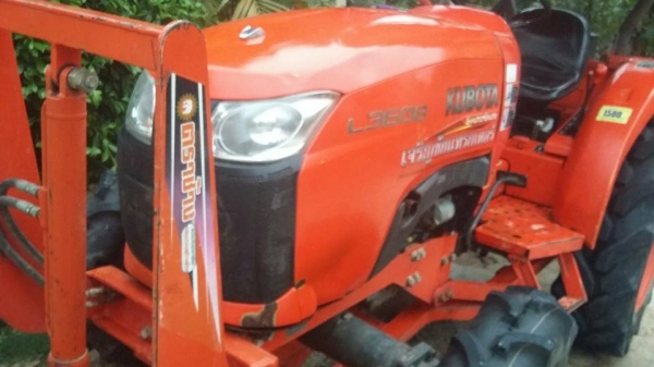 ขายรถไถคูโบต้าL3609 ทำงาน1,017ชม.ใบมีหน้าผานหลังทะเบียนครบ ขายรถไถคูโบต้าL3609 ทำงาน1,017ชม.ใบมีหน้าผานหลังทะเบียนครบ
