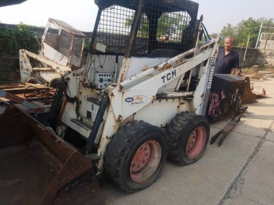 ขาย 89,000 รถตักล้อยาง Bobcat TCM  Clark 725 เครื่องดี เกียร์แรง ยางสวย สภาพพร้อมใช้   รถอยู่ อยุธยา โทร 0610710295