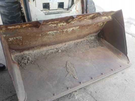 ขาย 89,000 รถตักล้อยาง Bobcat TCM  Clark 725 เครื่องดี เกียร์แรง ยางสวย สภาพพร้อมใช้   รถอยู่ อยุธยา โทร 0610710295