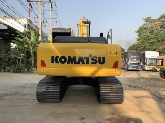KOMATSU PC200-8MO