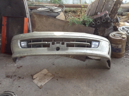 ขายกันชนหน้ารถตู้หัวจรวด