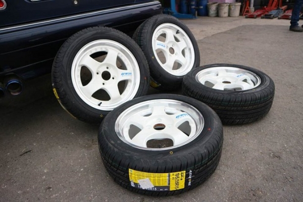 ขายแม็กมือสองพร้อมยางใหม่ 195-55-15 ขายชุดละ 9000 บบาท ขายแม็กมือสองพร้อมยางใหม่ 195-55-15 ขายชุดละ 9000 บบาท