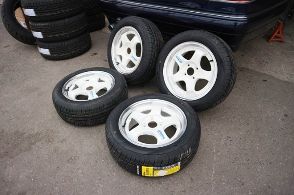 ขายแม็กมือสองพร้อมยางใหม่ 195-55-15 ขายชุดละ 9000 บบาท ขายแม็กมือสองพร้อมยางใหม่ 195-55-15 ขายชุดละ 9000 บบาท