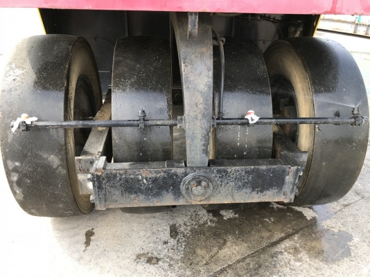 รถบด Dynapac CP202 ปี 2002 แบบ 9 ล้อ เกียร์ธรรมดา นำเข้าจากญี่ปุ่น