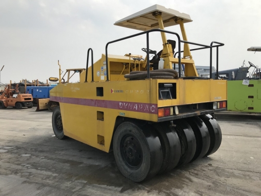 รถบด Dynapac CP202 ปี 2002 แบบ 9 ล้อ เกียร์ธรรมดา นำเข้าจากญี่ปุ่น