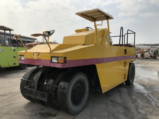 รถบด Dynapac CP202 ปี 2002 แบบ 9 ล้อ เกียร์ธรรมดา นำเข้าจากญี่ปุ่น