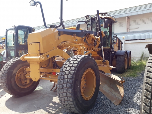 รถเกรด Caterpillar 140M