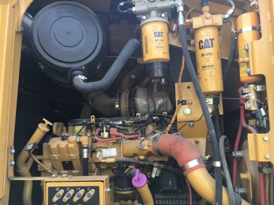 รถเกรด Caterpillar 140M