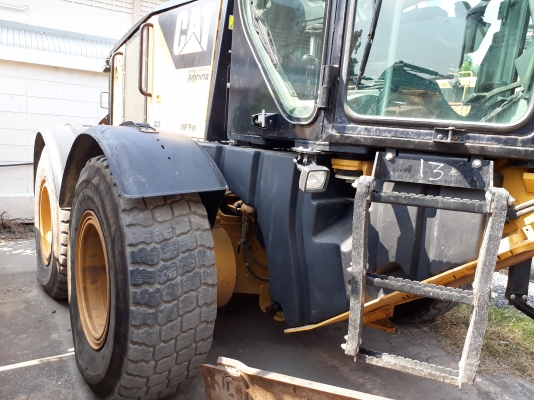 รถเกรด Caterpillar 140M