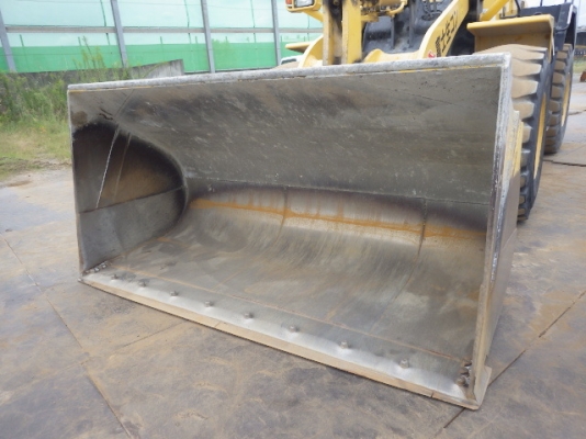 รถตัก (WHEEL LOADER) ยี่ห้อ  KOMATSU รุ่น WA380-6 ซีเรียล 66751 ปี 2012 ชั่วโมงทำงาน 11589 ชั่วโมง นำเข้าจากต่างประเทศ ขายพร้อมชุดแจ้งจำหน่าย