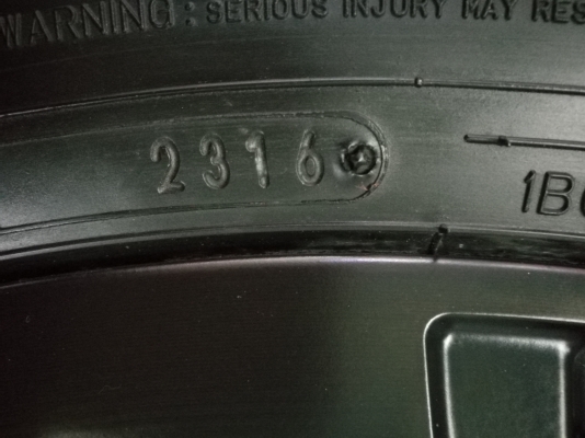 ล้อfortuner TRDขอบ20 แท้พร้อมยางปี16 ล้อfortuner TRDขอบ20 แท้พร้อมยางปี16