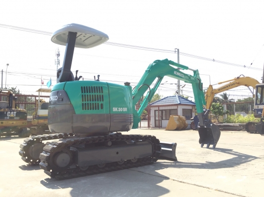 รถขุด Kobelco SK30SR มือสอง นำเข้าจากญี่ปุ่น พร้อมใช้งาน
