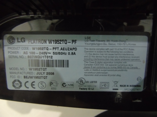 จอคอมพ์ LG Flatron รุ่น W1952TQ มือสอง 19 นิ้ว port vga , dvi สายต่อครบ จอคอมพ์ LG Flatron รุ่น W1952TQ มือสอง 19 นิ้ว port vga , dvi สายต่อครบ