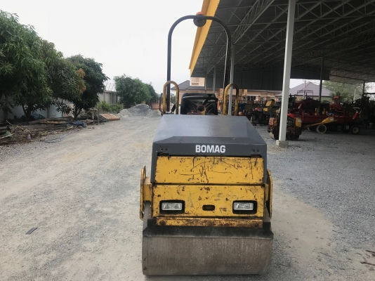 ขายรถบด2ตันBOMAGรุ่นBW80ADนำเข้าญี่ปุ่นเอวอ่อนขับ2เพลาเครื่องคูโบต้า3สูบสภาพดีพร้อมใช้งาน มีให้เลือกหลายคันหลายขนาดLINE:Jiraroj2909