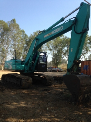 แม็คโครKOBELCO SK200-8 YN11