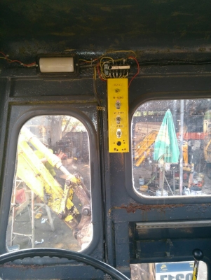 รถตัก MITSUBISHI HL707 รถเก่านอกนำเข้า ยังไม่เคยใช้งานในไทย ตัก 2 คิว เครื่องดี ปั๊มดี ยางดี เกียร์ออโต้ ขับเคลื่อน 4 ล้อ มี low-hi สภาพพร้อมใช้งาน มี VDO การทำงานให้ชม