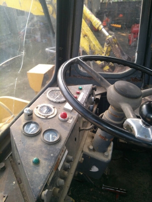 รถตัก MITSUBISHI HL707 รถเก่านอกนำเข้า ยังไม่เคยใช้งานในไทย ตัก 2 คิว เครื่องดี ปั๊มดี ยางดี เกียร์ออโต้ ขับเคลื่อน 4 ล้อ มี low-hi สภาพพร้อมใช้งาน มี VDO การทำงานให้ชม