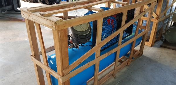 ปั้มลม 2 หัว 3 แรง ถัง 200 ลิตร ไฟ 220 v.