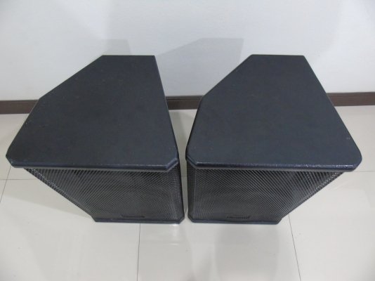 ตู้ลำโพง 12 นิ้ว 400วัตต์ NAKOYA รุ่น MDF-121 1 คู่ คางหมู ตะแกรงเหล็ก มือสอง สภาพใหม่ ตู้ลำโพง 12 นิ้ว 400วัตต์ NAKOYA รุ่น MDF-121 1 คู่ คางหมู ตะแกรงเหล็ก มือสอง สภาพใหม่