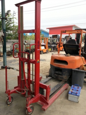 ขาย stacker 600 kg