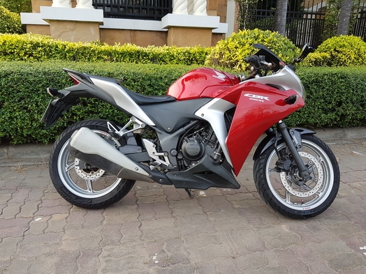Honda CBR250R ราคา 45,000 บาท Honda CBR250R ราคา 45,000 บาท