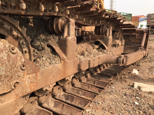 ขายรถแทรกเตอร์ CAT D5D ตีนเป็ด เกียร์ เครื่อง 44V ราคา.380000 เฟรมสวย เครื่องแน้น ปั้มทำมาใหม่ บอร์ดีรอบคันสวย โซ้หนา เกียร์ใช้งานได้ปกติ แผ่นสำรองมีให้ รถพร้อมใช้ สนใจมาลองรถได้ที่ 081-3531946 ต่อ.บางนา &amp; ID LINE รถอยู่ กรุงเทพ พระราม 2