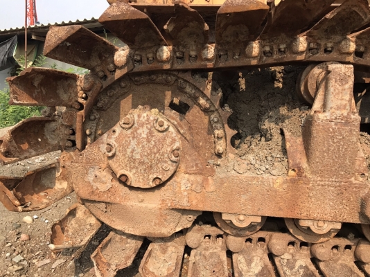 ขายรถแทรกเตอร์ CAT D5D ตีนเป็ด เกียร์ เครื่อง 44V ราคา.380000 เฟรมสวย เครื่องแน้น ปั้มทำมาใหม่ บอร์ดีรอบคันสวย โซ้หนา เกียร์ใช้งานได้ปกติ แผ่นสำรองมีให้ รถพร้อมใช้ สนใจมาลองรถได้ที่ 081-3531946 ต่อ.บางนา &amp; ID LINE รถอยู่ กรุงเทพ พระราม 2