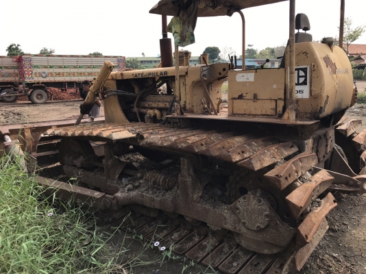 ขายรถแทรกเตอร์ CAT D5D ตีนเป็ด เกียร์ เครื่อง 44V ราคา.380000 เฟรมสวย เครื่องแน้น ปั้มทำมาใหม่ บอร์ดีรอบคันสวย โซ้หนา เกียร์ใช้งานได้ปกติ แผ่นสำรองมีให้ รถพร้อมใช้ สนใจมาลองรถได้ที่ 081-3531946 ต่อ.บางนา &amp; ID LINE รถอยู่ กรุงเทพ พระราม 2