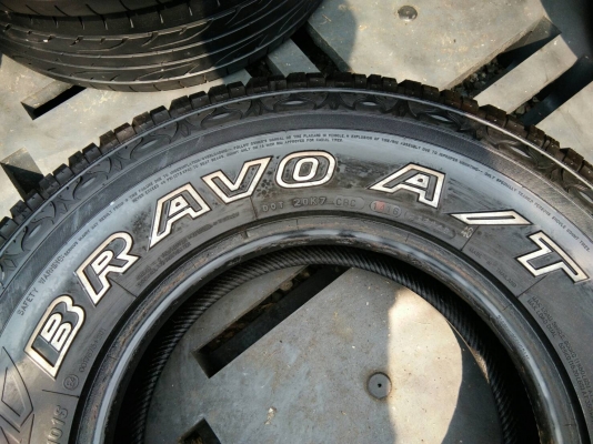 ขายยาง 235/75R15 MAXXIS BRAVO A/T ปี16 ตุ่มยางใหม่ยังอยู่รางๆ สวยนดมากไม่มีปะ คุ้มสุดๆ ชุดละ 6900 บา