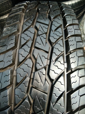 ขายยาง 235/75R15 MAXXIS BRAVO A/T ปี16 ตุ่มยางใหม่ยังอยู่รางๆ สวยนดมากไม่มีปะ คุ้มสุดๆ ชุดละ 6900 บา