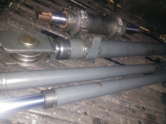 กระบอกไฮโดรลิกเหมาหรือแยกถูกๆครับ