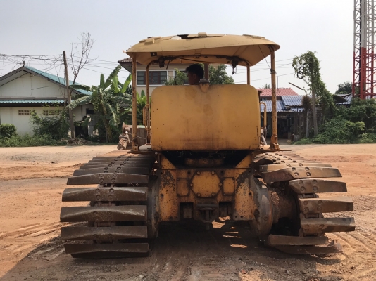 ขายรถแทรกเตอร์ CAT D5D ตีนเป็ด เกียร์ตัด ราคา.480000 ต่อรอง รถสวย เฟรมสวย บอร์ดี้รอบคันสวย สีสวย โซ้หนา บู๊ดแน้น เครื่องแน้น ปั้มแรง เกียร์นิ้ม แผ่นไหนหักมีเปลี่ยนให้ สนใจรีบจองเลยครับที่ 081-3531946 ต่อ.บางนา &amp; ID-LINE รถใช้งานที่ กรุงเทพ พระราม2