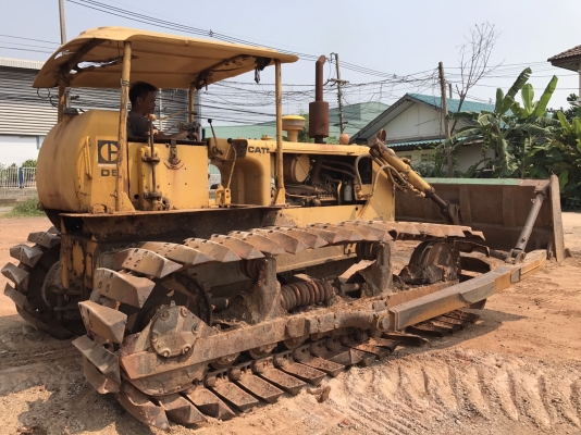 ขายรถแทรกเตอร์ CAT D5D ตีนเป็ด เกียร์ตัด ราคา.480000 ต่อรอง รถสวย เฟรมสวย บอร์ดี้รอบคันสวย สีสวย โซ้หนา บู๊ดแน้น เครื่องแน้น ปั้มแรง เกียร์นิ้ม แผ่นไหนหักมีเปลี่ยนให้ สนใจรีบจองเลยครับที่ 081-3531946 ต่อ.บางนา &amp; ID-LINE รถใช้งานที่ กรุงเทพ พระราม2