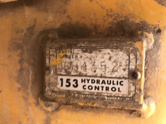 ขายรถแทรกเตอร์ CAT D5D ตีนเป็ด เกียร์ตัด ราคา.480000 ต่อรอง รถสวย เฟรมสวย บอร์ดี้รอบคันสวย สีสวย โซ้หนา บู๊ดแน้น เครื่องแน้น ปั้มแรง เกียร์นิ้ม แผ่นไหนหักมีเปลี่ยนให้ สนใจรีบจองเลยครับที่ 081-3531946 ต่อ.บางนา &amp; ID-LINE รถใช้งานที่ กรุงเทพ พระราม2