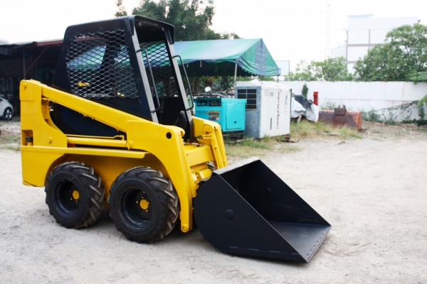 ขายรถตักล้อยาง พร้อมใช้งาน สนใจติดต่อ 086-324-1992 086-775-7900