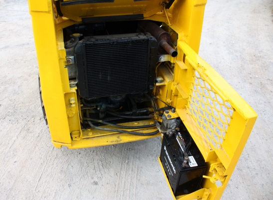 ขายรถตักล้อยาง พร้อมใช้งาน สนใจติดต่อ 086-324-1992 086-775-7900