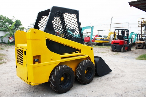 ขายรถตักล้อยาง พร้อมใช้งาน สนใจติดต่อ 086-324-1992 086-775-7900