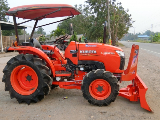 ❥สินค้าเข้าใหม่ L3608&raquo;&raquo;พร้อมใช้งาน  พร้อมอุปกรณ์ 3 ชิ้น โรตารี่+ผาน+ใบดันหน้า ราค300000บาท ชั่วโมงทำงาน 947ชม. ↠↠สนใจติดต่อสอบถาม↠0906910337 ⛽️พิกัดร้าน ส.เจริญแทรกเตอร์ อ. บางระกำ จ. พิษณุโลก