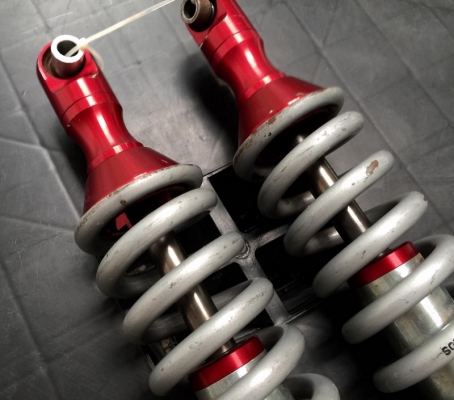 โช้คRaceRunner สตรัทปรับเกลียว coilover shock เเบบรถเเข่ง โช้คRaceRunner สตรัทปรับเกลียว coilover shock เเบบรถเเข่ง