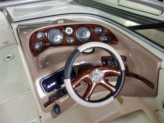 Regal 2120 Deck Boat