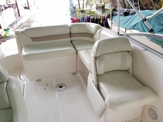 Regal 2120 Deck Boat