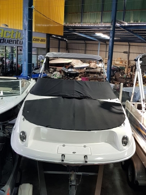 Regal 2120 Deck Boat